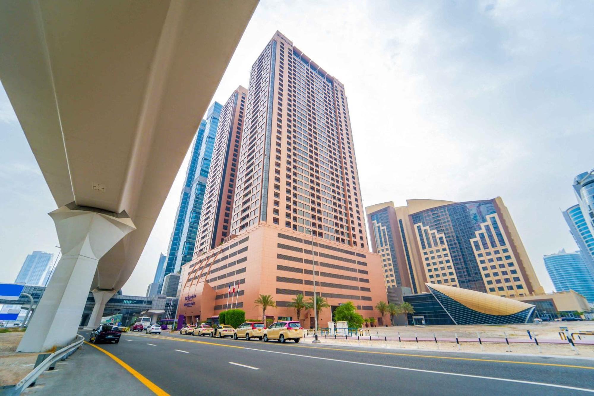Mercure Dubai Barsha Heights Hotel Suites And Apartments Extérieur photo